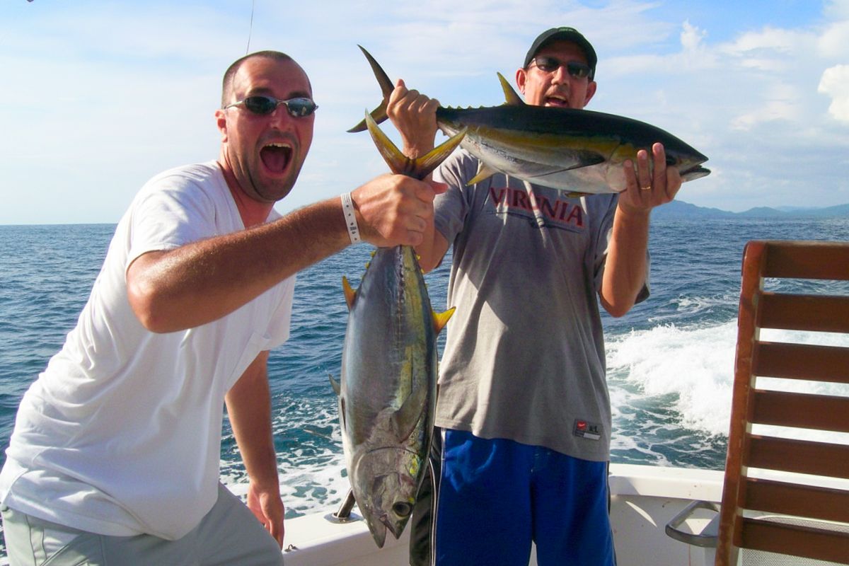 very happy clients of warren sellers sportfishing